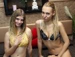BlondeDolls777, Zwei sexy blonde Studentinnen, die hier Spaß haben ...
