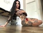 SexyJessie, Willkommen in meiner Eroticwelt. Wie du siehst: mein Körper ist total verrückt mit Tattoos und das ist sehr sexy! Meine Lippen küssen Dich und ... hmmm heiß! Sag mir deine Fantasien bitte. Ich mag dich mit heißer Unterwäsche aufgeilen!!! ...oder ohne :))